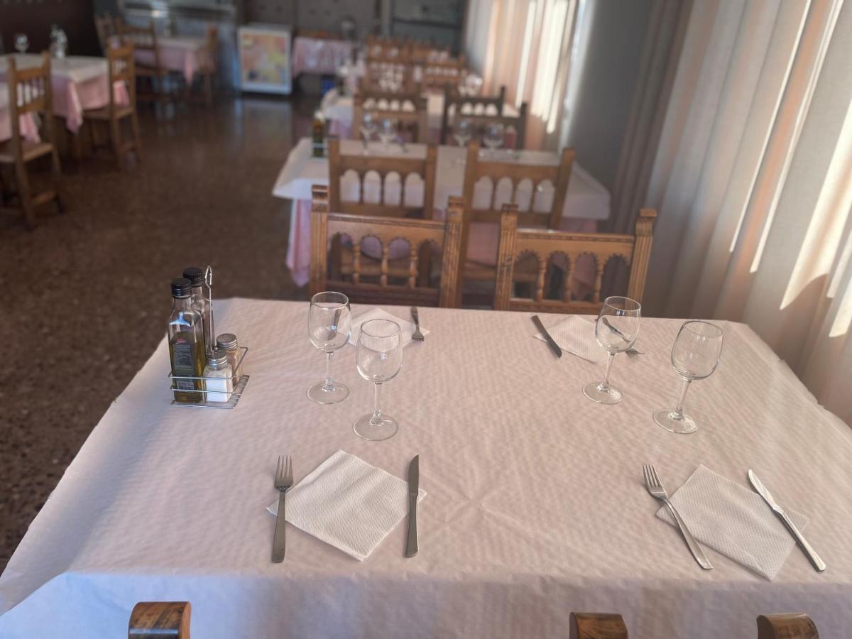 Hotel Reina Isabel Lleida Ngoại thất bức ảnh