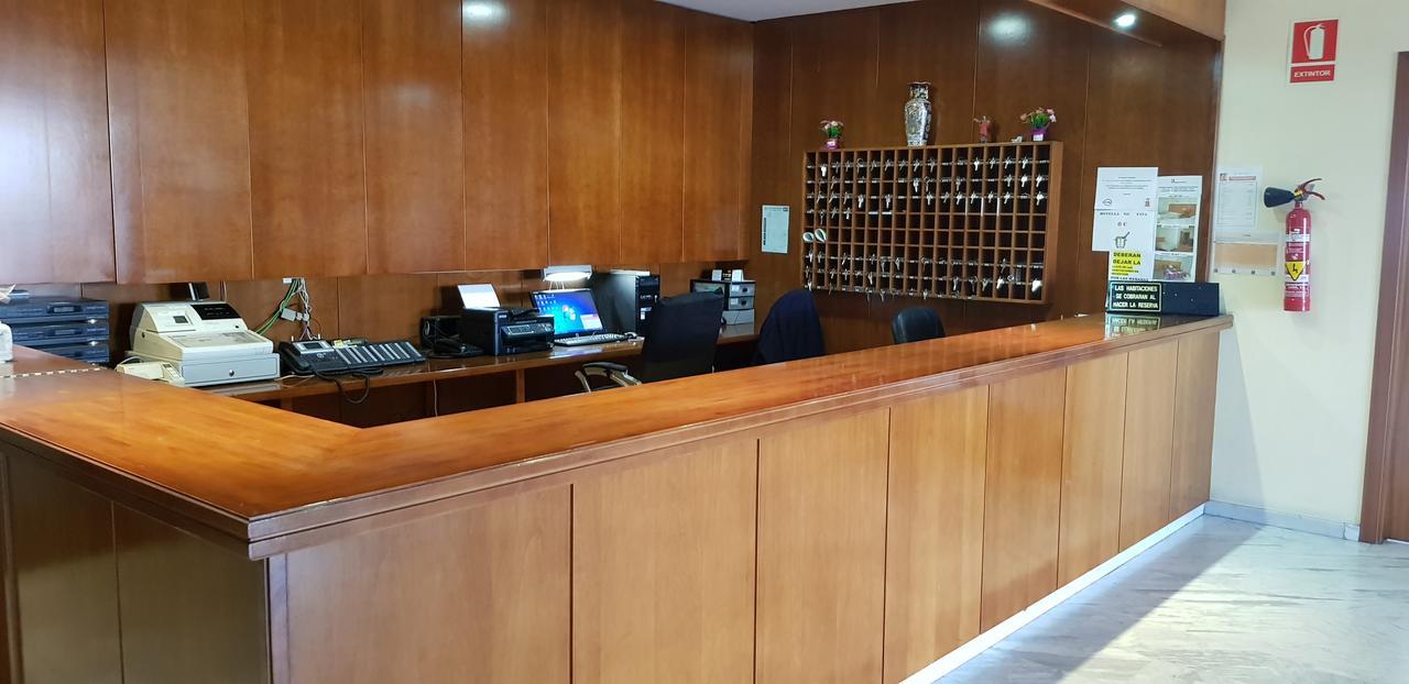 Hotel Reina Isabel Lleida Ngoại thất bức ảnh